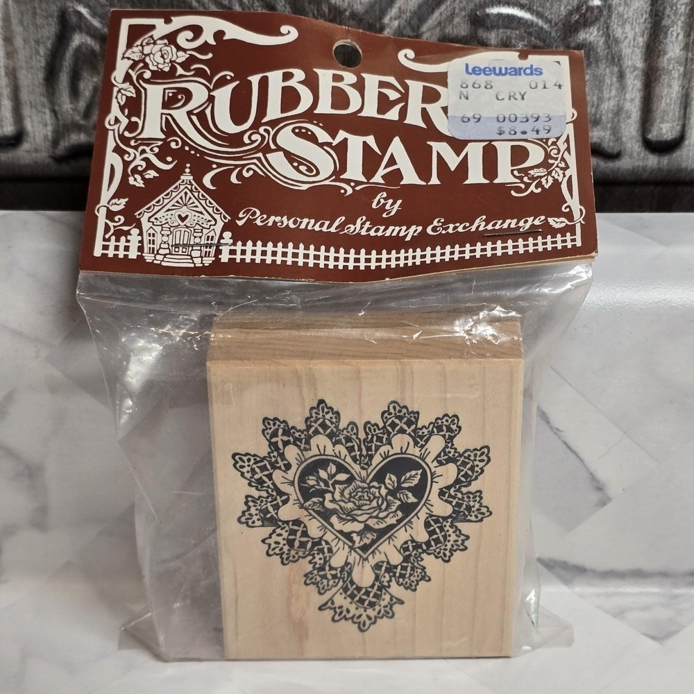 PSX Rubber Stamp G-1226 LACE DOILY‎ HEART ROSES BUDS LEAVES GARDEN FLOWERS NEW